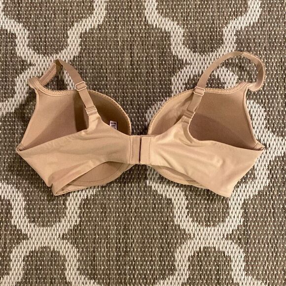 Victoria’s Secret push-up bra, size 38D - Picture 2 of 5